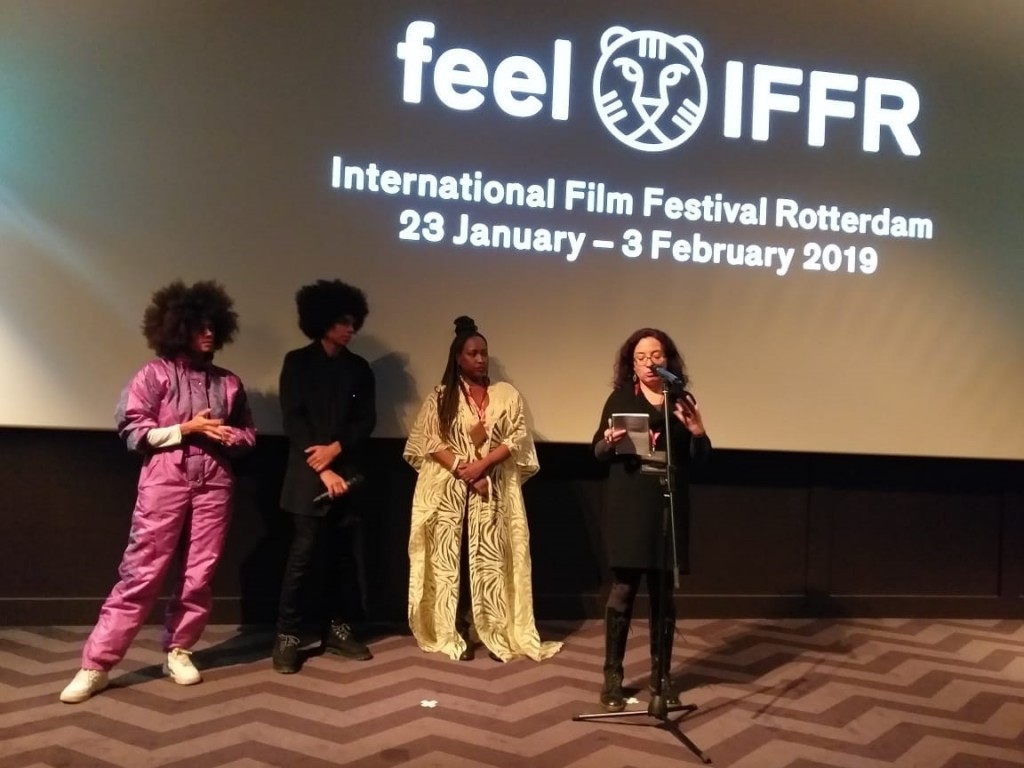 000rot - A atriz Ana Flavia Cavalcanti e a diretora Sabrina Fidalgo (Rainha) e o diretor Bruno Ribeiro (BR3)